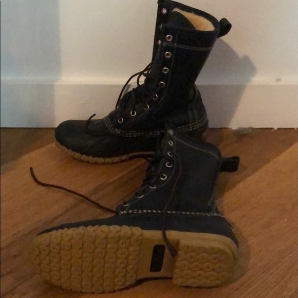 LL Bean Shearling Boot - Picture 2 of 3